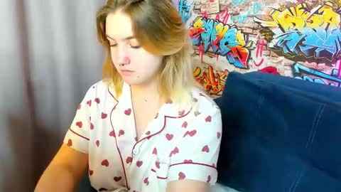 Snapshot of julia_jips chatting on 15, 10, 2025 Julia Jips online show from 15, 10, 2025