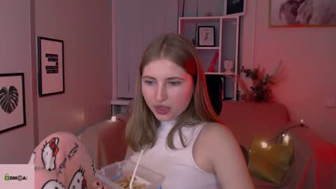 Julia  online show from 21, 12, 2024