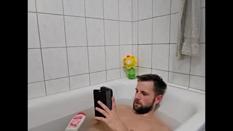 julia_official online show from 2, 2, 2026