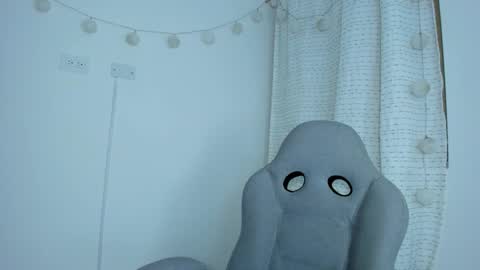 julia_strauns online show from 9, 2, 2025