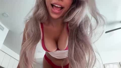 Julia Brooks online show from 15, 12, 2025