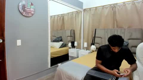 Snapshot of julian_billy chatting on 15, 1, 2025 julian billy online show from 15, 1, 2025