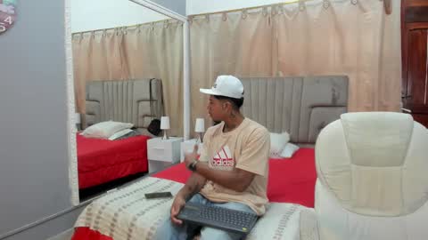 Snapshot of julian_billy chatting on 31, 1, 2025 julian billy online show from 31, 1, 2025