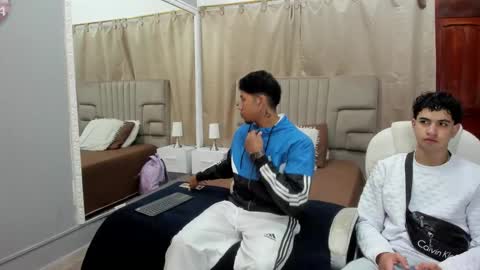 Snapshot of julian_billy chatting on 6, 2, 2025 julian billy online show from 6, 2, 2025