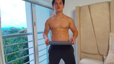 julian_wallace online show from 11, 2, 2026