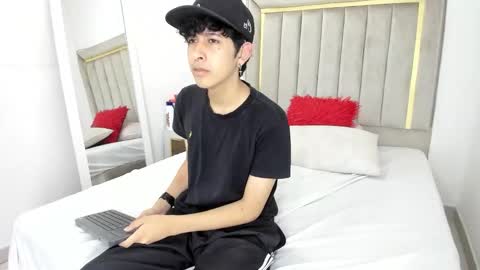 Julian online show from 7, 1, 2026