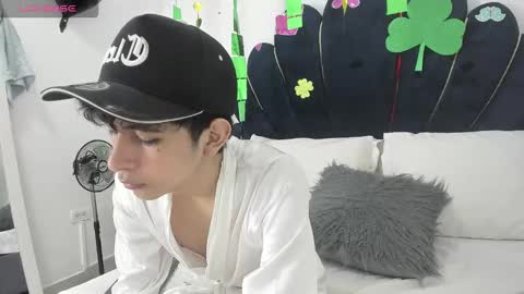 Julian online show from 4, 3, 2026