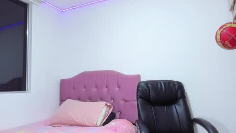 Snapshot of juliana_aristizabal_ chatting on 19, 10, 2025 juliana Aristizabal online show from 19, 10, 2025