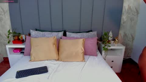 Snapshot of julianamiller chatting on 2, 10, 2025 juli online show from 2, 10, 2025