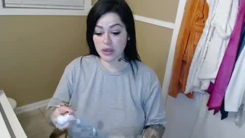 Snapshot of julianaxxxrose chatting on 5, 2, 2025 Texas Mamasita online show from 5, 2, 2025