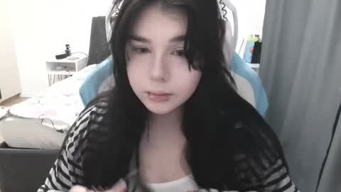 Snapshot of julianesanzo chatting on 2, 6, 2026 MIa online show from 2, 6, 2026