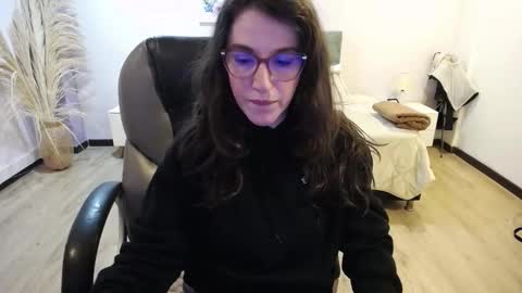 Julianne online show from 14, 12, 2025