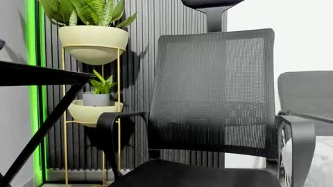 Julian online show from 11, 3, 2026