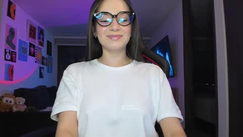 Snapshot of julidavila chatting on 7, 6, 2026 Jeimy Help me to reach 100 thumbs up online show from 7, 6, 2026