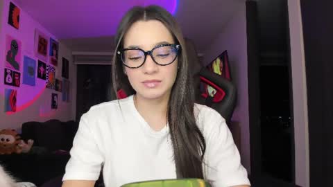 Snapshot of julidavila chatting on 2, 7, 2026 Jeimy Help me to reach 100 thumbs up online show from 2, 7, 2026