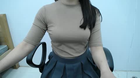 julie9x online show from 17, 12, 2025