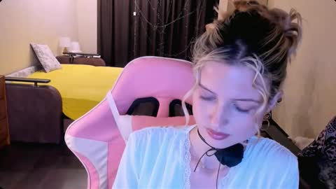 Julie online show from 14, 11, 2025