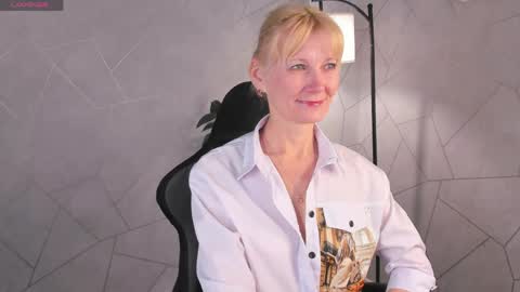 Julie Lucasss online show from 15, 5, 2026