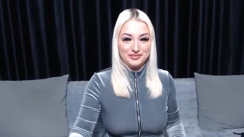 Snapshot of juliediamond chatting on 3, 2, 2025 julia online show from 3, 2, 2025