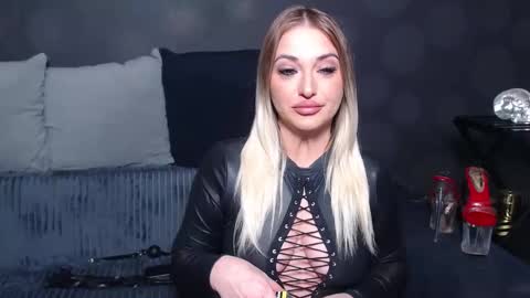 julia online show from 25, 3, 2026