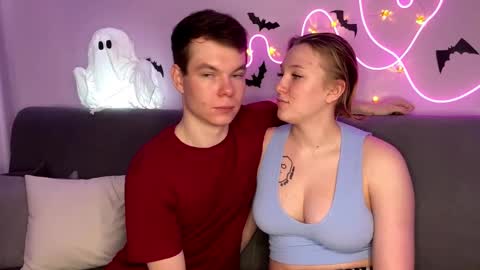 Julie and Thomas online show from 26, 10, 2025