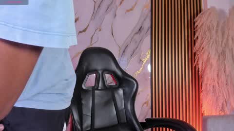 Julien online show from 1, 4, 2026