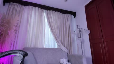 Snapshot of juliensaint_ chatting on 3, 7, 2026 Julien online show from 3, 7, 2026