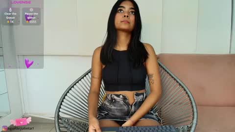 Juli online show from 4, 1, 2025