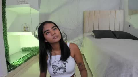 Juli online show from 30, 1, 2025