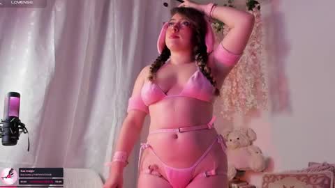 Snapshot of julieta_cooper20 chatting on 8, 3, 2025 Juli online show from 8, 3, 2025