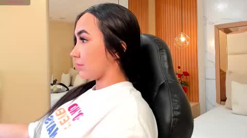     online show from 25, 11, 2025