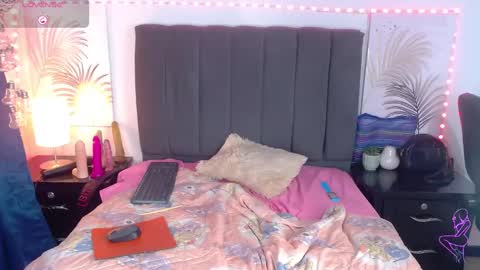 Snapshot of julietacollins06 chatting on 5, 2, 2025 julietacollins06 online show from 5, 2, 2025