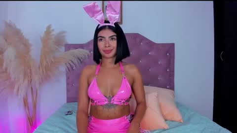 Julieth Gomez online show from 1, 11, 2025