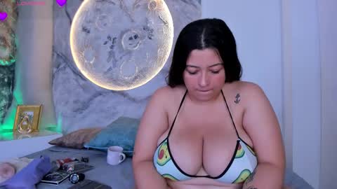 Snapshot of julietakane chatting on 14, 12, 2025 julietakane online show from 14, 12, 2025