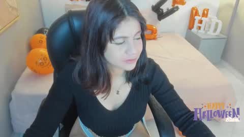 Julieth  online show from 2, 11, 2025