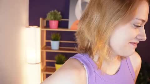 Snapshot of juliettakaniecki chatting on 11, 9, 2025 Mia online show from 11, 9, 2025