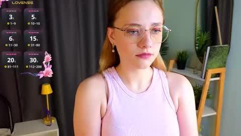 Snapshot of juliettakaniecki chatting on 24, 11, 2025 Mia online show from 24, 11, 2025