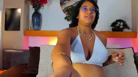 Snapshot of juliettasade chatting on 16, 9, 2025 online show from 16, 9, 2025