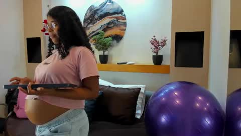 Snapshot of juliettasade chatting on 28, 9, 2025 online show from 28, 9, 2025