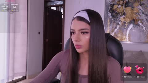 Snapshot of juliettemoreaux chatting on 5, 6, 2026 Juliette Moreau online show from 5, 6, 2026
