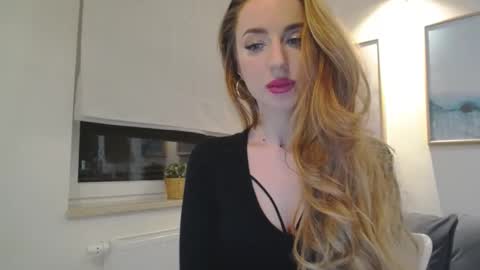 JulietteSensual online show from 9, 2, 2025
