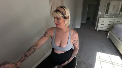 Snapshot of juliewets chatting on 20, 12, 2024 Julie online show from 20, 12, 2024