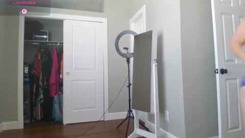 Juli Monroe online show from 4, 2, 2026