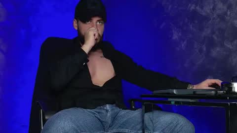 JULiUS   online show from 21, 12, 2025