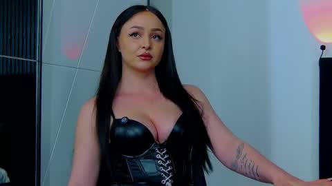 Julia online show from 8, 5, 2026