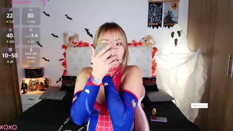 jullianapriv_ online show from 6, 10, 2025