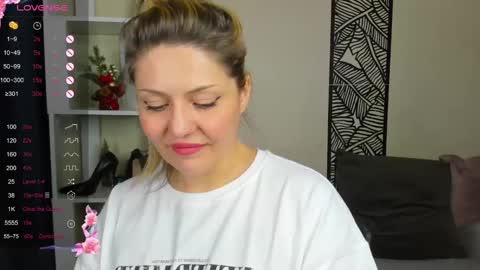 Snapshot of jully_rox chatting on 8, 12, 2024 Jully online show from 8, 12, 2024