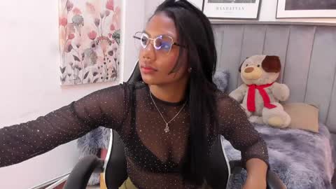 Snapshot of julsgomezz chatting on 6, 4, 2026 julsgomezz online show from 6, 4, 2026