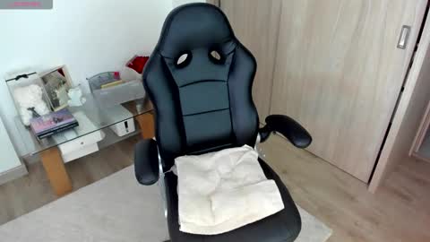 Snapshot of july_correa chatting on 24, 9, 2025 july_correa online show from 24, 9, 2025