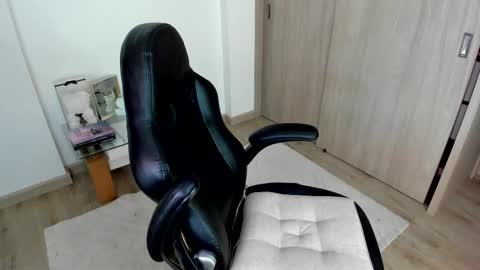 Snapshot of july_correa chatting on 3, 10, 2025 july_correa online show from 3, 10, 2025